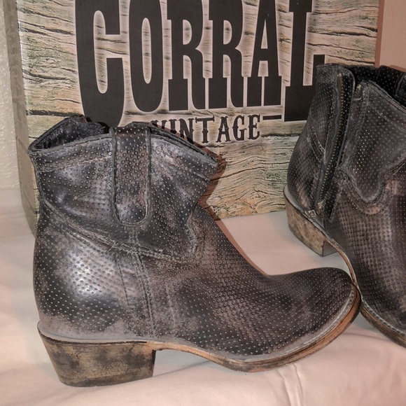 Corral Shoes - Boot by Corral